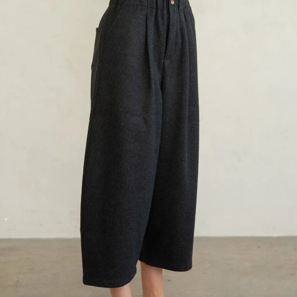 Elastic Waist Barrel Trouser