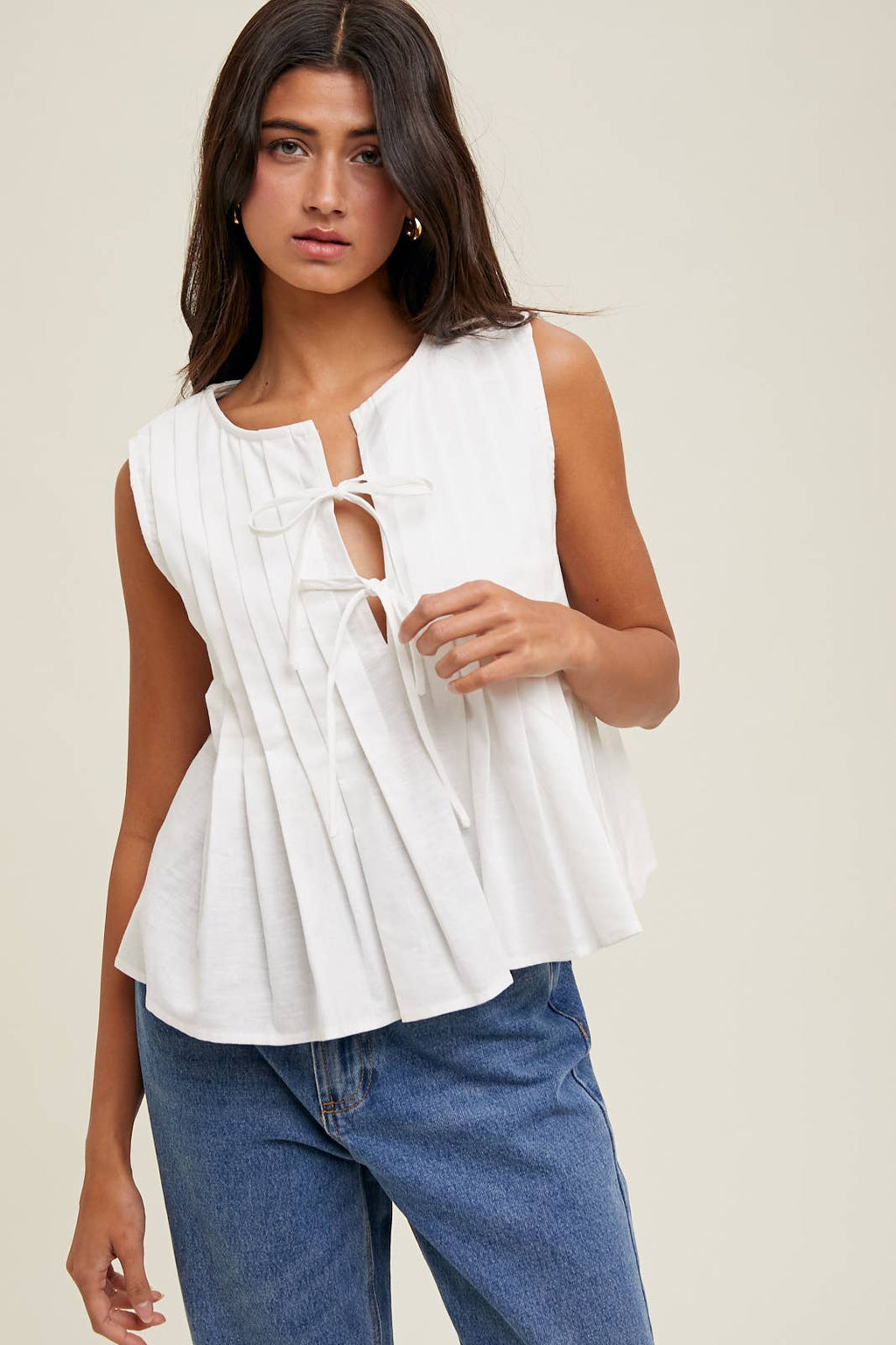 Bow Detail Sleeveless Pleated Top