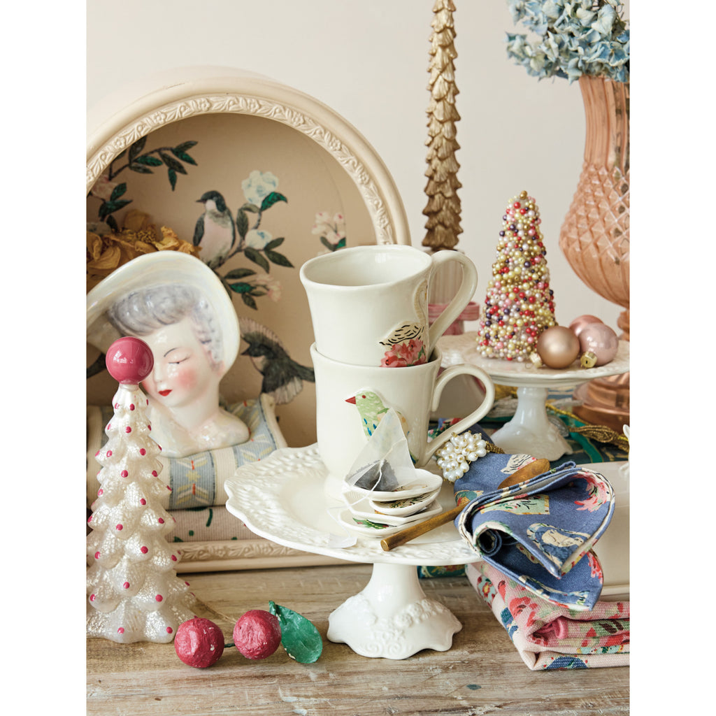 Pierced Lace Pattern Scalloped Pedestal