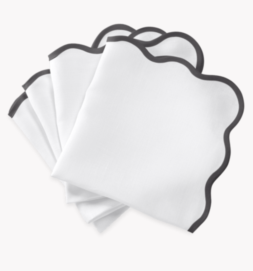 Scallop Edge Napkins- Set of 4
