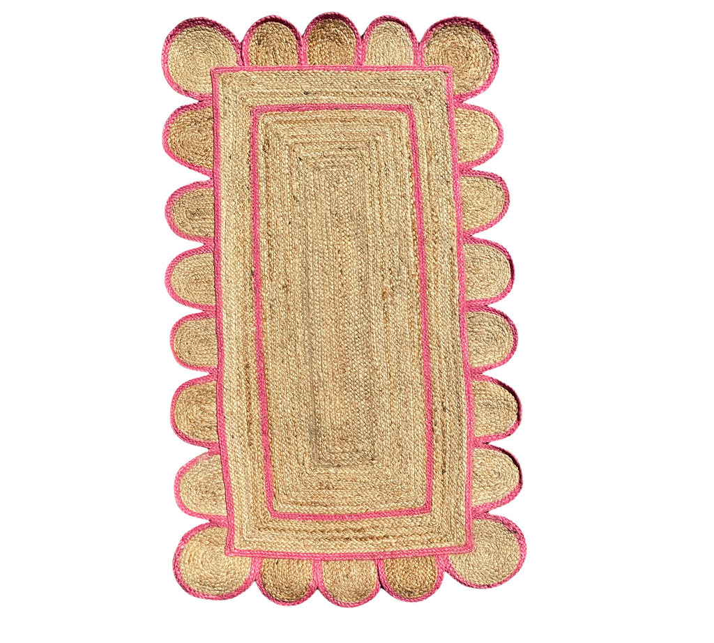 Scalloped Jute Rug in Raspberry